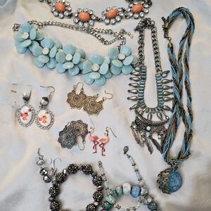 Bundle of fashion jewelry